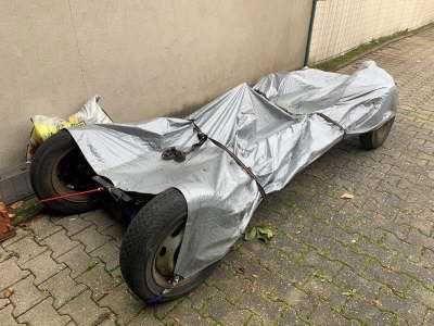 Fahrgestell draussen gelagert